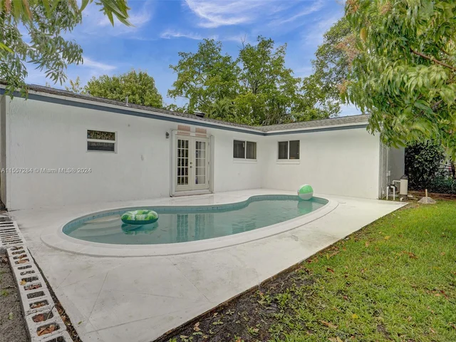 1400 NW 55th Ave, Lauderhill FL 33313