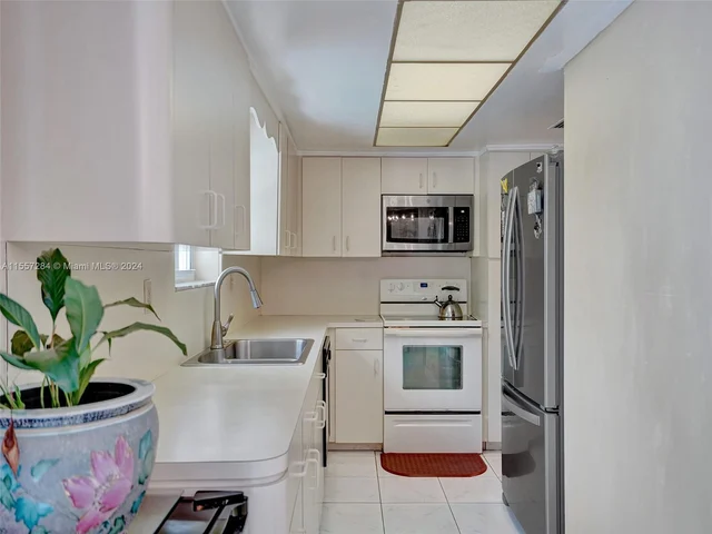 1400 NW 55th Ave, Lauderhill FL 33313