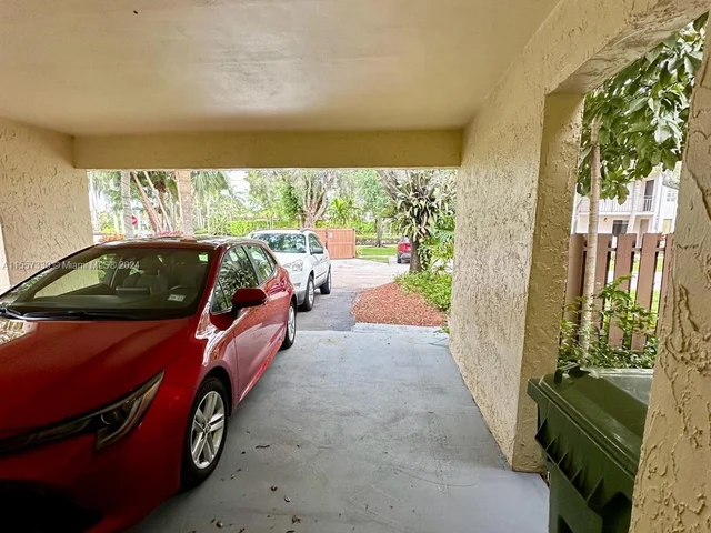 16151 Laurel Dr, Weston FL 33326