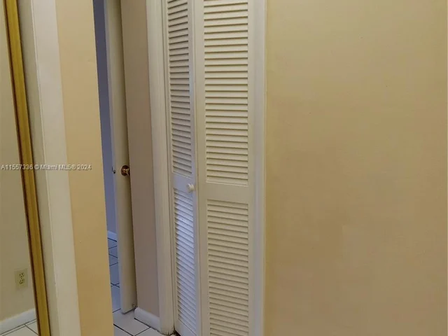 215 SE 3rd Ave # 203B, Hallandale Beach FL 33009