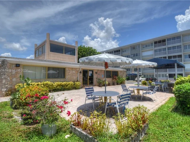 215 SE 3rd Ave # 203B, Hallandale Beach FL 33009