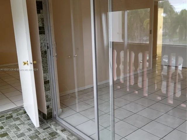 215 SE 3rd Ave # 203B, Hallandale Beach FL 33009