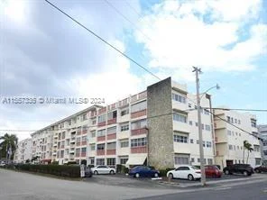 215 SE 3rd Ave # 203B, Hallandale Beach FL 33009