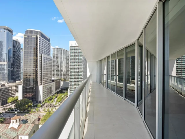 495 Brickell Ave # 2305, Miami FL 33131