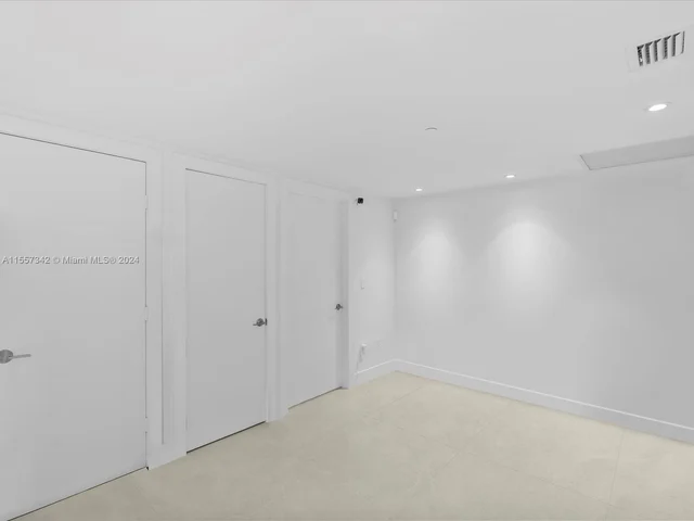 495 Brickell Ave # 2305, Miami FL 33131