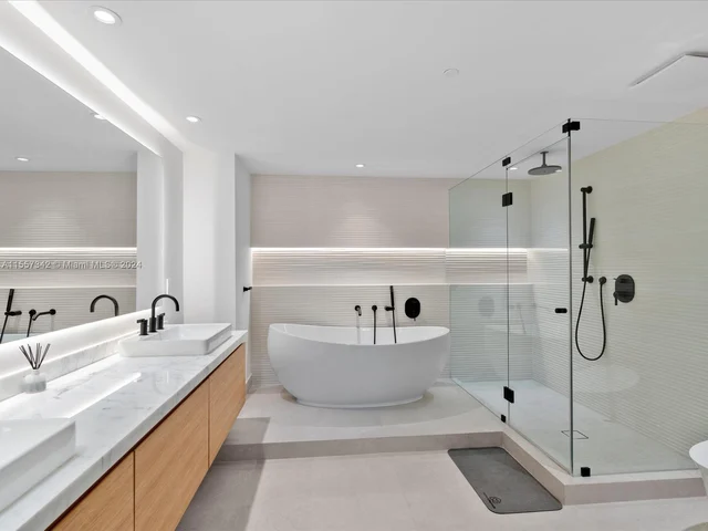 495 Brickell Ave # 2305, Miami FL 33131