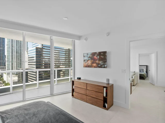 495 Brickell Ave # 2305, Miami FL 33131