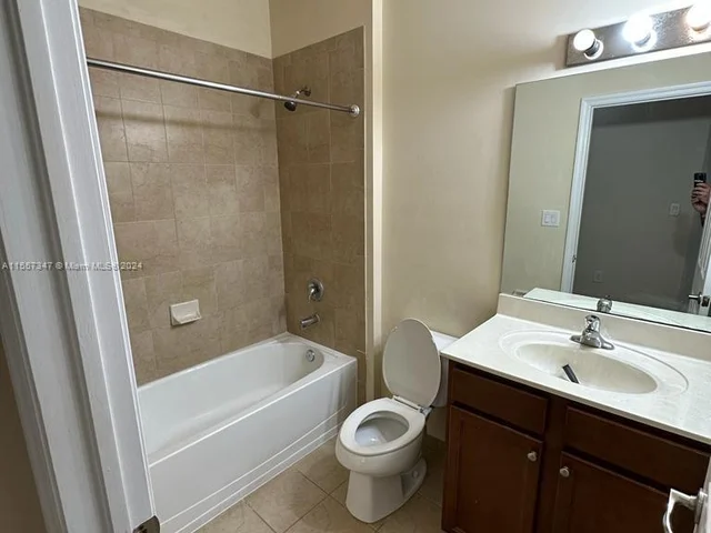 8900 NW 97th Ave # 207, Doral FL 33178