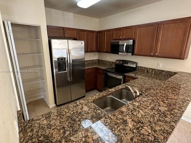 8900 NW 97th Ave # 207, Doral FL 33178