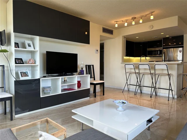 1130 11th St # 5A, Miami Beach FL 33139