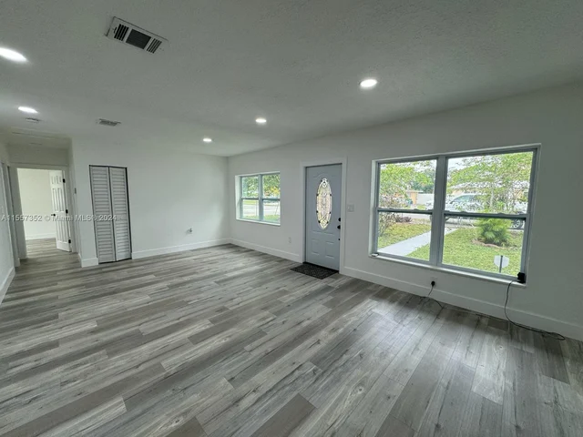 1865 NW 131st St, Miami FL 33167