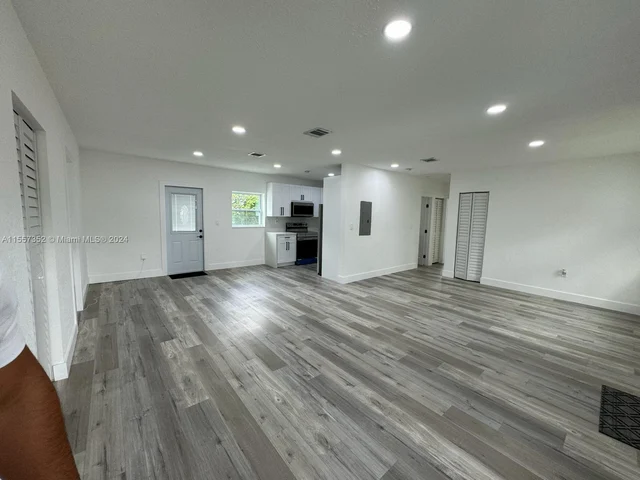 1865 NW 131st St, Miami FL 33167