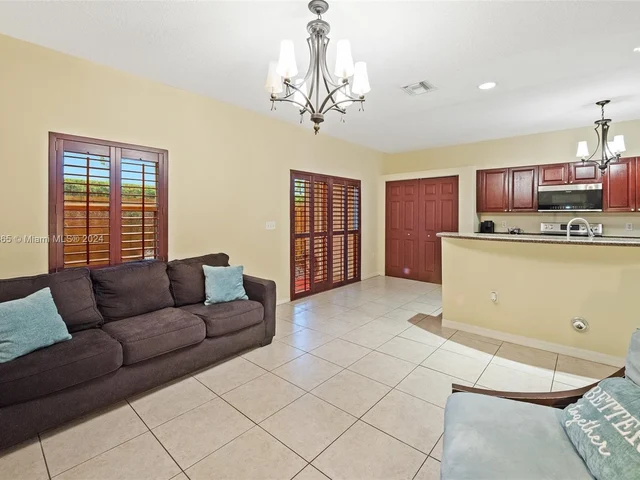 2316 SE 24th Ave # 2316, Homestead FL 33035