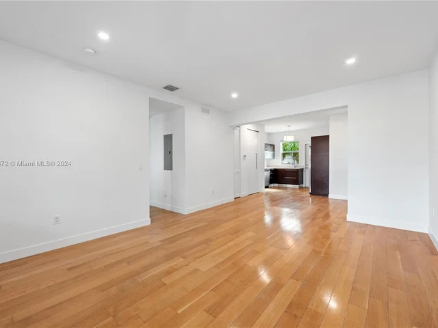 2021 Meridian Ave # 8, Miami Beach FL 33139