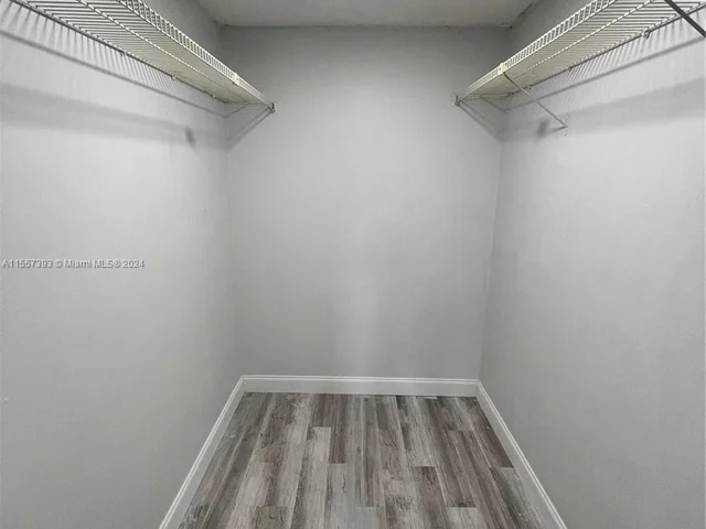 151 Lakeview Dr # 202, Weston FL 33326