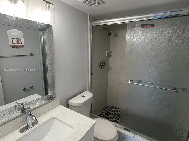 151 Lakeview Dr # 202, Weston FL 33326