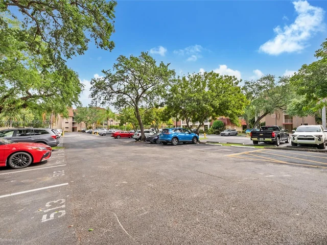 9301 SW 92nd Ave # A304, Miami FL 33176