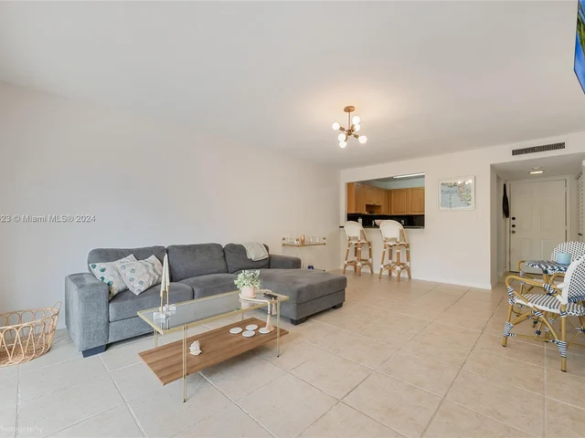 9301 SW 92nd Ave # A304, Miami FL 33176