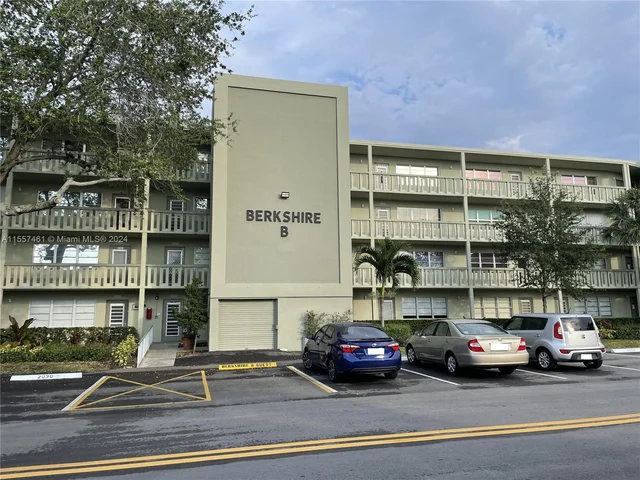 3033 Berkshire B # 3033, Deerfield Beach FL 33442