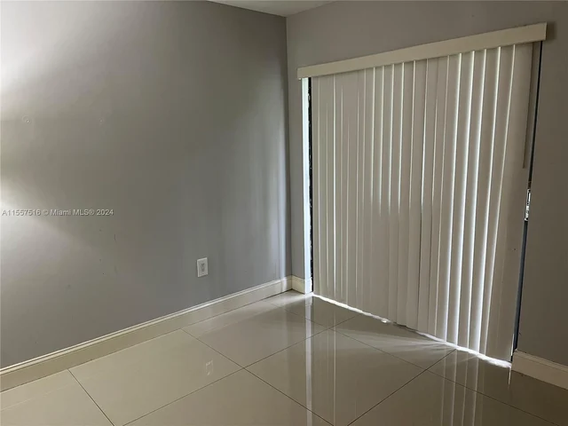 18995 NW 62nd Ave # 107, Hialeah FL 33015