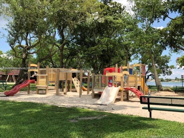 18995 NW 62nd Ave # 107, Hialeah FL 33015