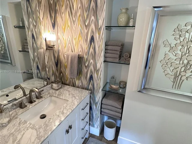 3031 N Ocean Blvd # 204, Fort Lauderdale FL 33308