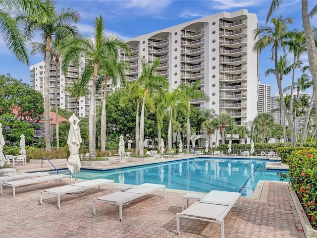 3610 Yacht Club Dr # 906, Aventura FL 33180