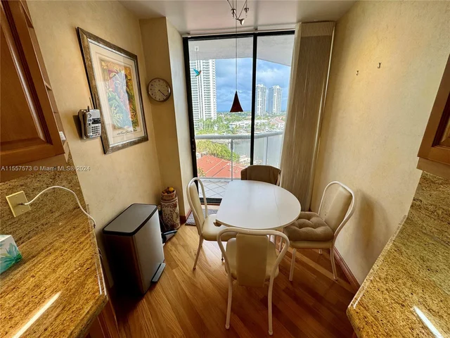 3610 Yacht Club Dr # 906, Aventura FL 33180