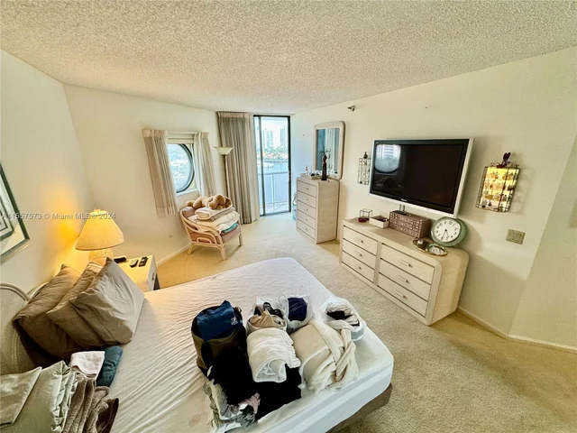 3610 Yacht Club Dr # 906, Aventura FL 33180