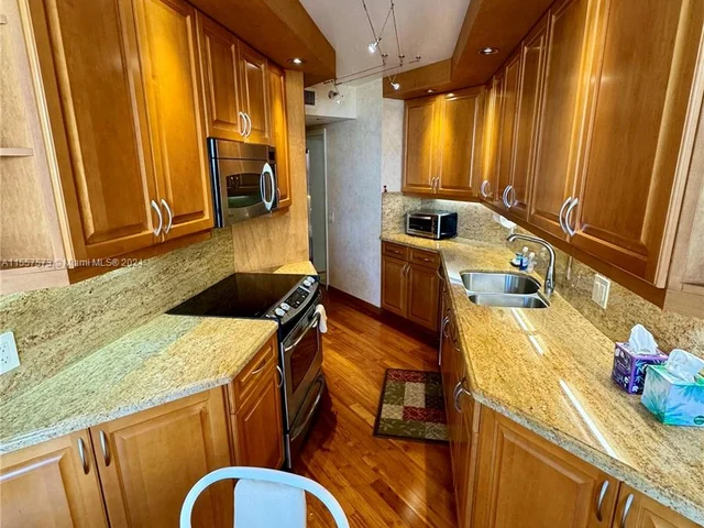 3610 Yacht Club Dr # 906, Aventura FL 33180