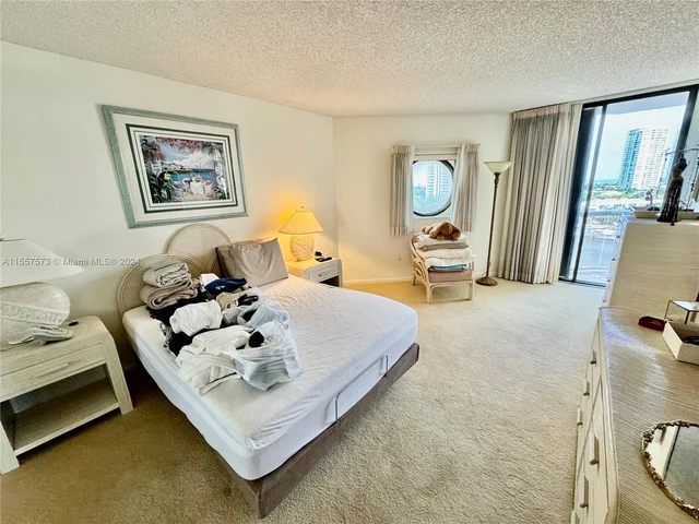 3610 Yacht Club Dr # 906, Aventura FL 33180