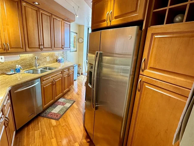 3610 Yacht Club Dr # 906, Aventura FL 33180