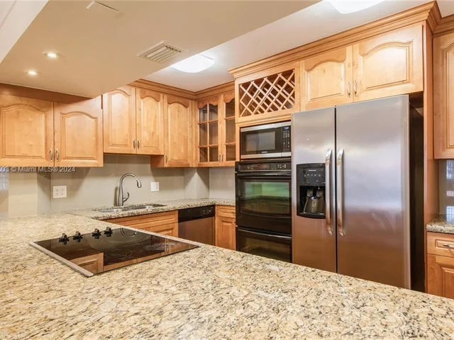 3800 N Hills Dr # 106, Hollywood FL 33021