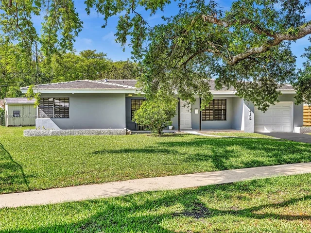 418 S 57th Way, Hollywood FL 33023