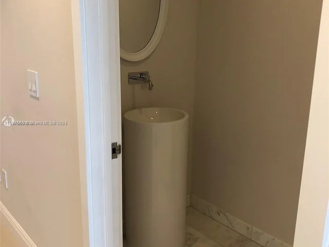 10203 Collins Ave # 605, Bal Harbour FL 33154