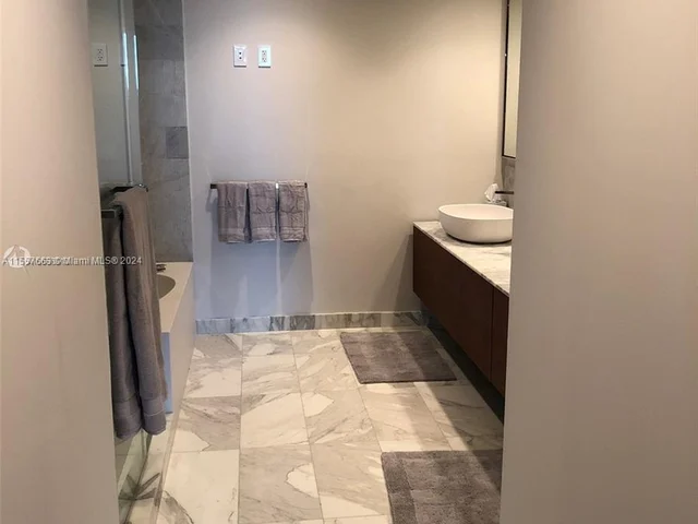 10203 Collins Ave # 605, Bal Harbour FL 33154