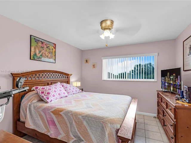 14915 SW 80th St # 215, Miami FL 33193