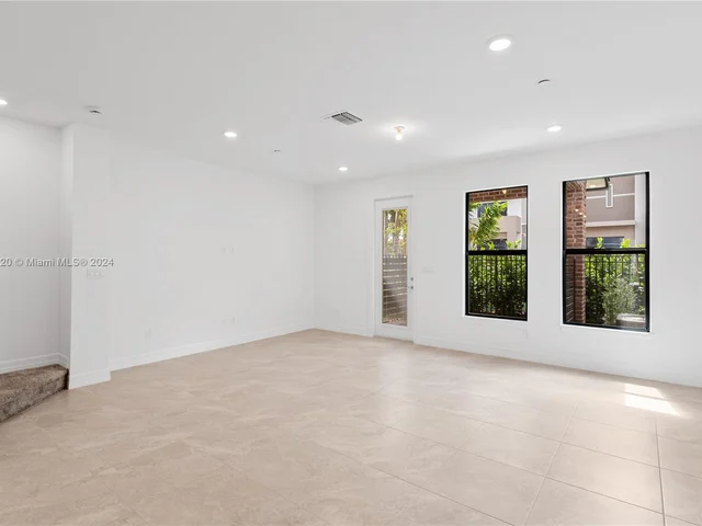 8344 NW 7th Ct # 8344, Plantation FL 33324