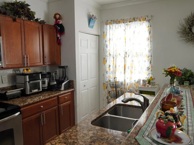 11332 SW 239th St, Homestead FL 33032