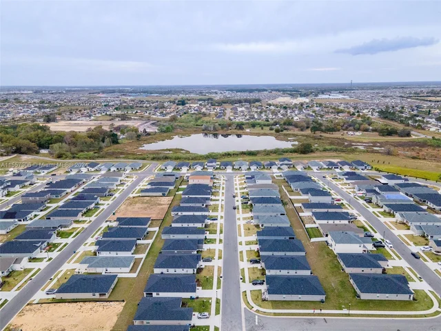 2025 Noble Dr, Davenport FL 33837