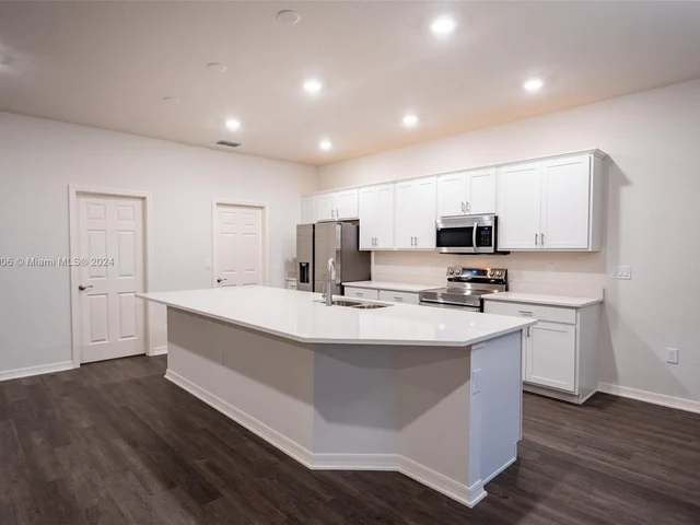 2025 Noble Dr, Davenport FL 33837