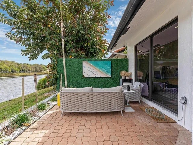 23137 Via Stel, Boca Raton FL 33433