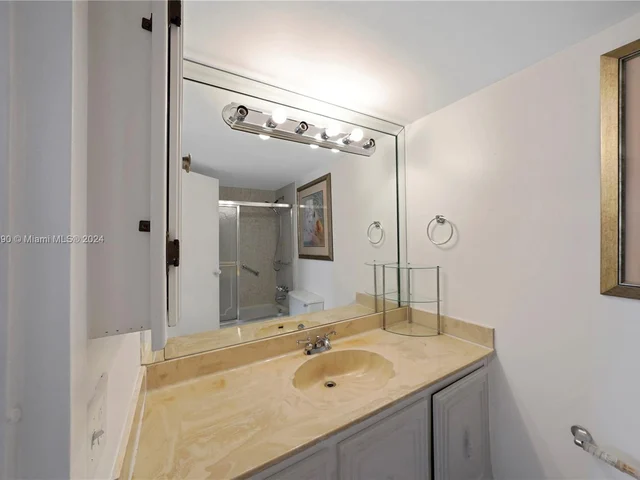 501 Three Islands Blvd # 511, Hallandale Beach FL 33009