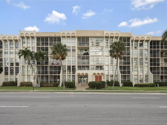 501 Three Islands Blvd # 511, Hallandale Beach FL 33009