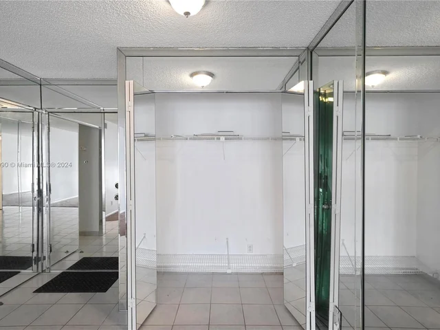 501 Three Islands Blvd # 511, Hallandale Beach FL 33009