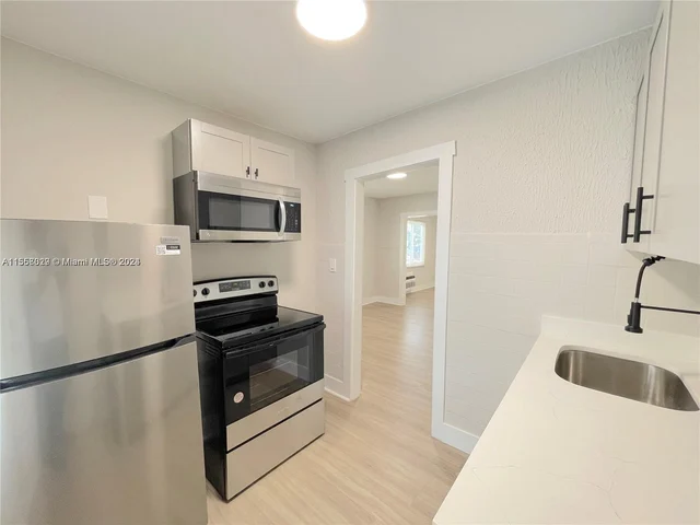 1836 Dewey St # 3, Hollywood FL 33020