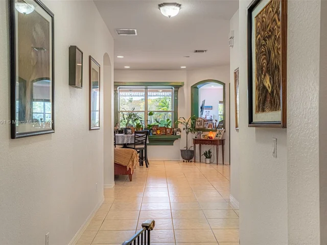 4074 W Whitewater Ave, Weston FL 33332