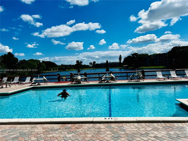 1506 Whitehall Dr # 306, Davie FL 33324