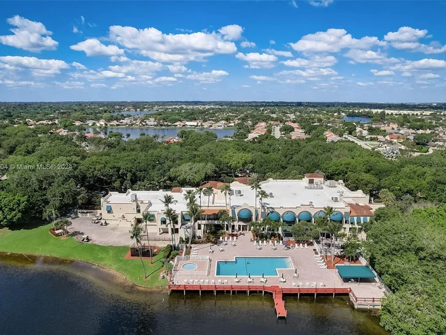 1506 Whitehall Dr # 306, Davie FL 33324