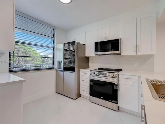 1506 Whitehall Dr # 306, Davie FL 33324